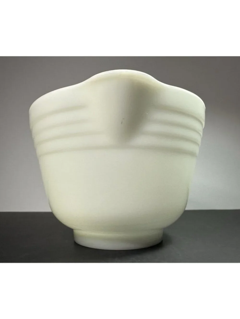 PYREX White Milk Glass Hamilton Beach Ribbed Mixing Bowl #4 W/Spout 1 QT